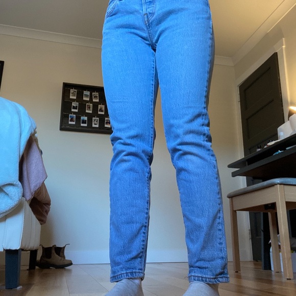 Levi's 501 T Light Wash Button Fly Jeans, Size 25 / 28 - Picture 9 of 9